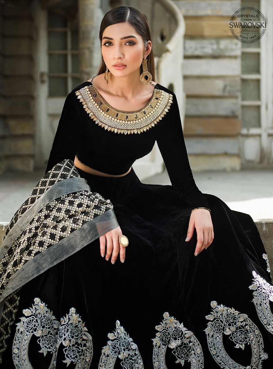 Zainab Chottani | Semi Formals | JET DIAMOND