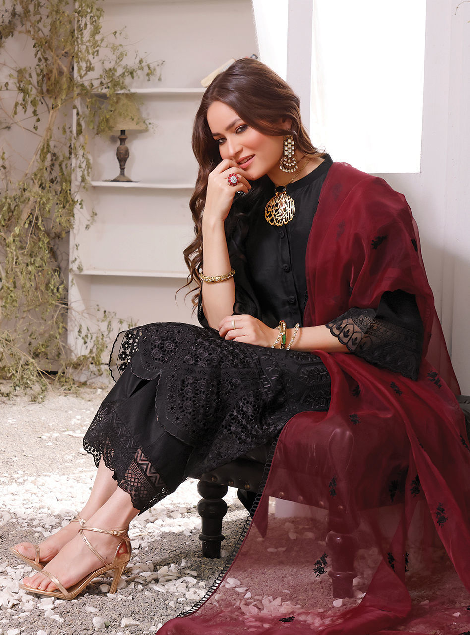 Zainab Chottani | Luxury Pret | DUSKY GLAM