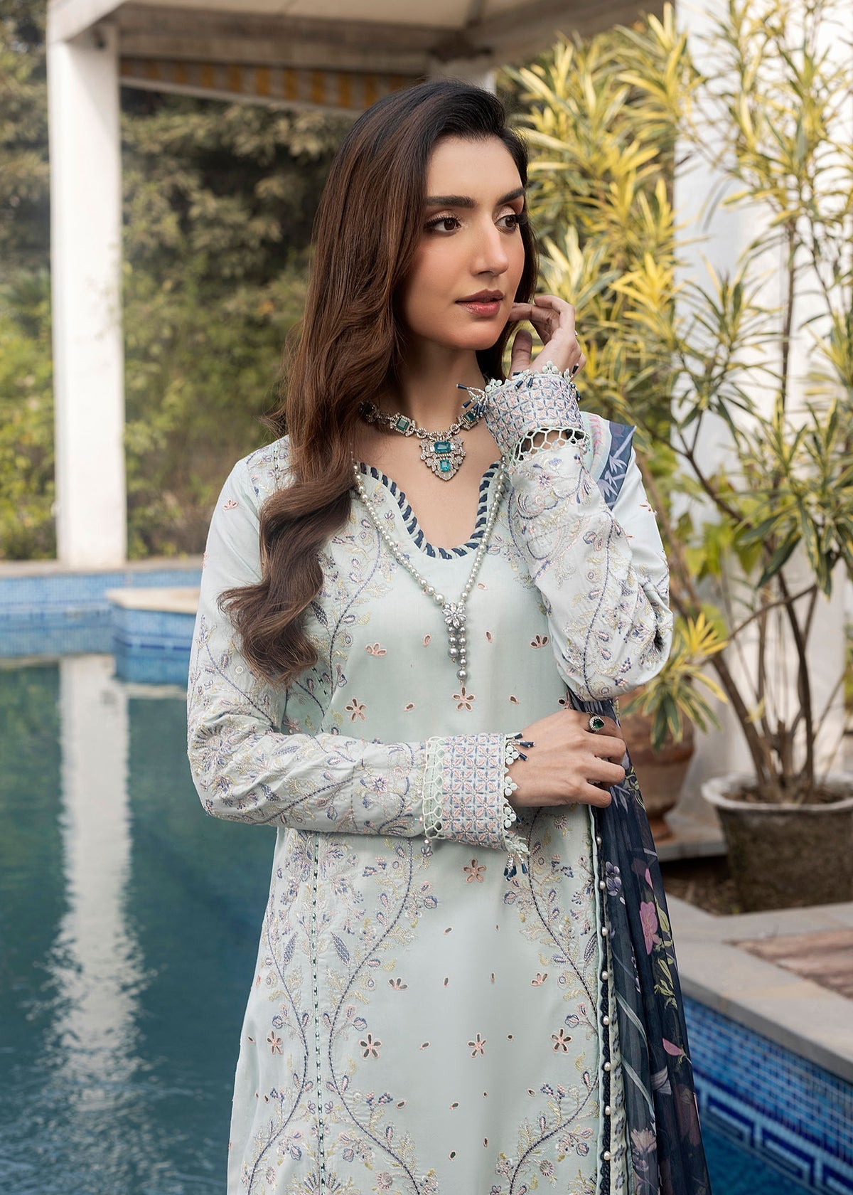 Shurooq | Luxury Lawn 25 | Evie