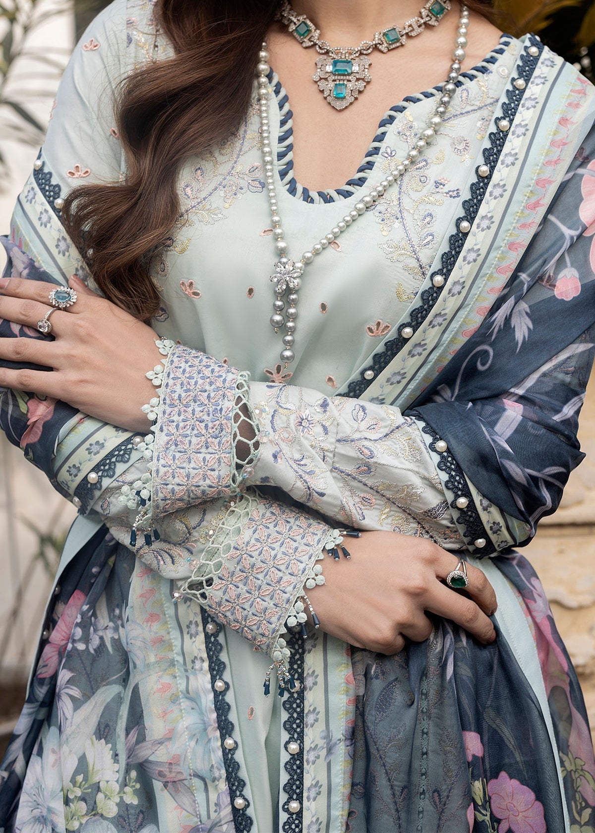 Shurooq | Luxury Lawn 25 | Evie