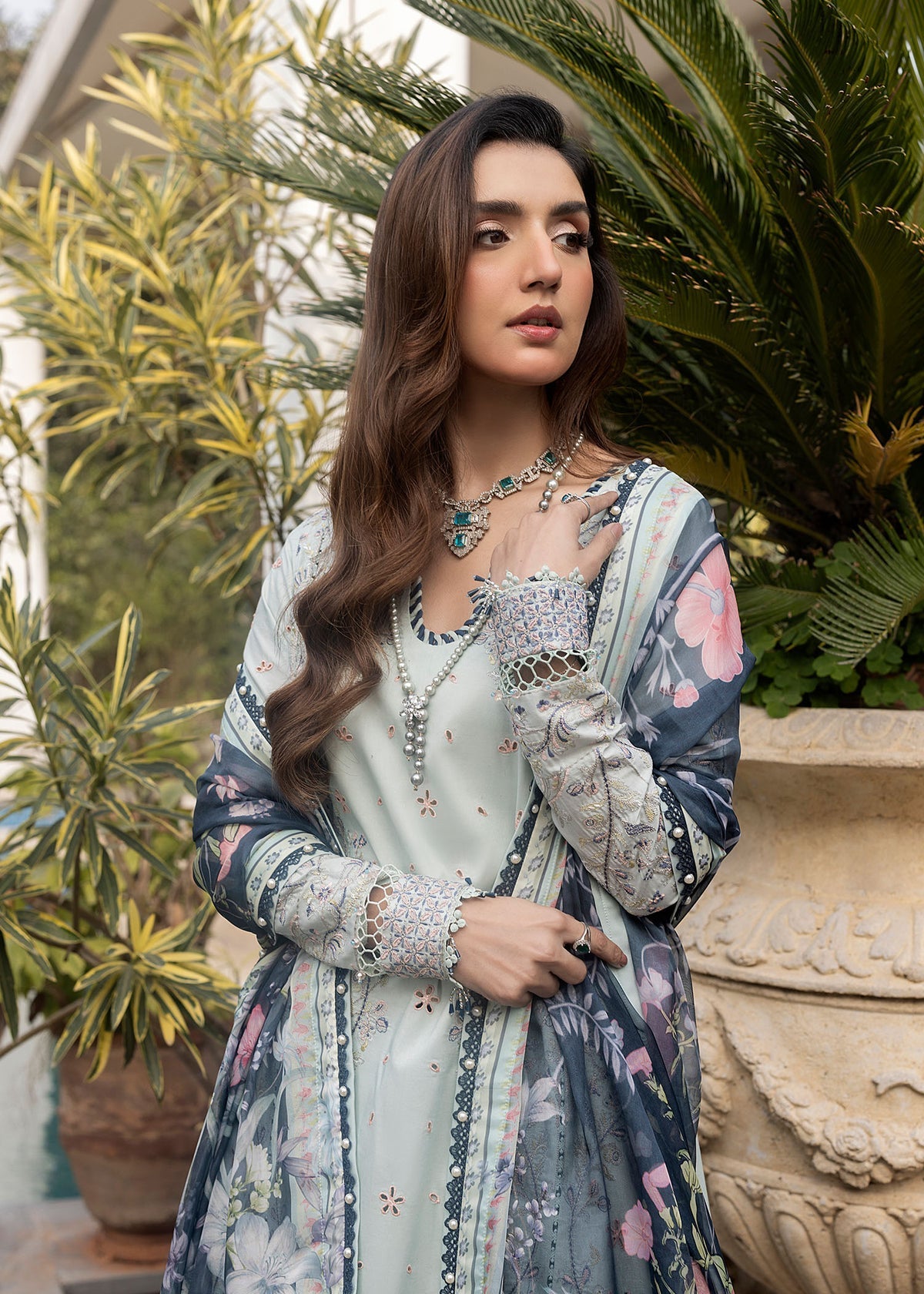 Shurooq | Luxury Lawn 25 | Evie