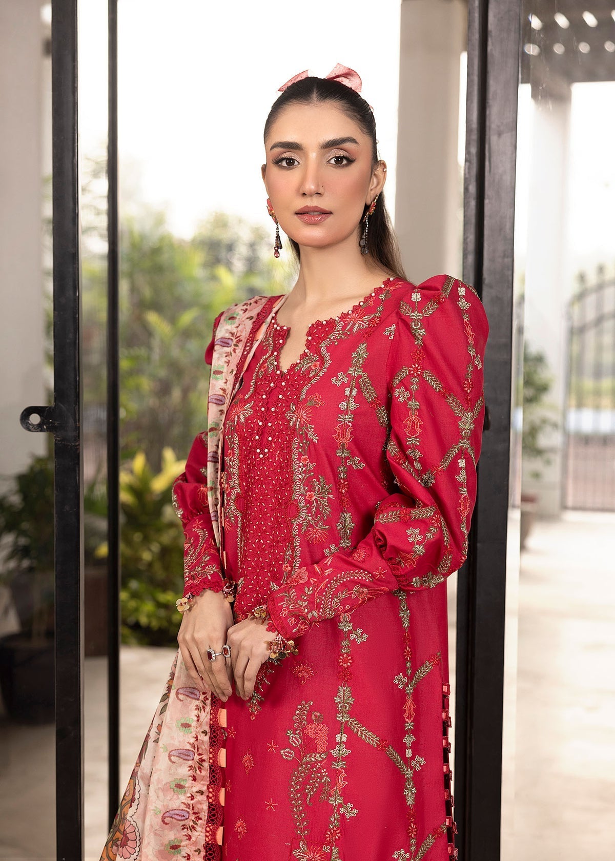 Shurooq | Luxury Lawn 25 | Lina