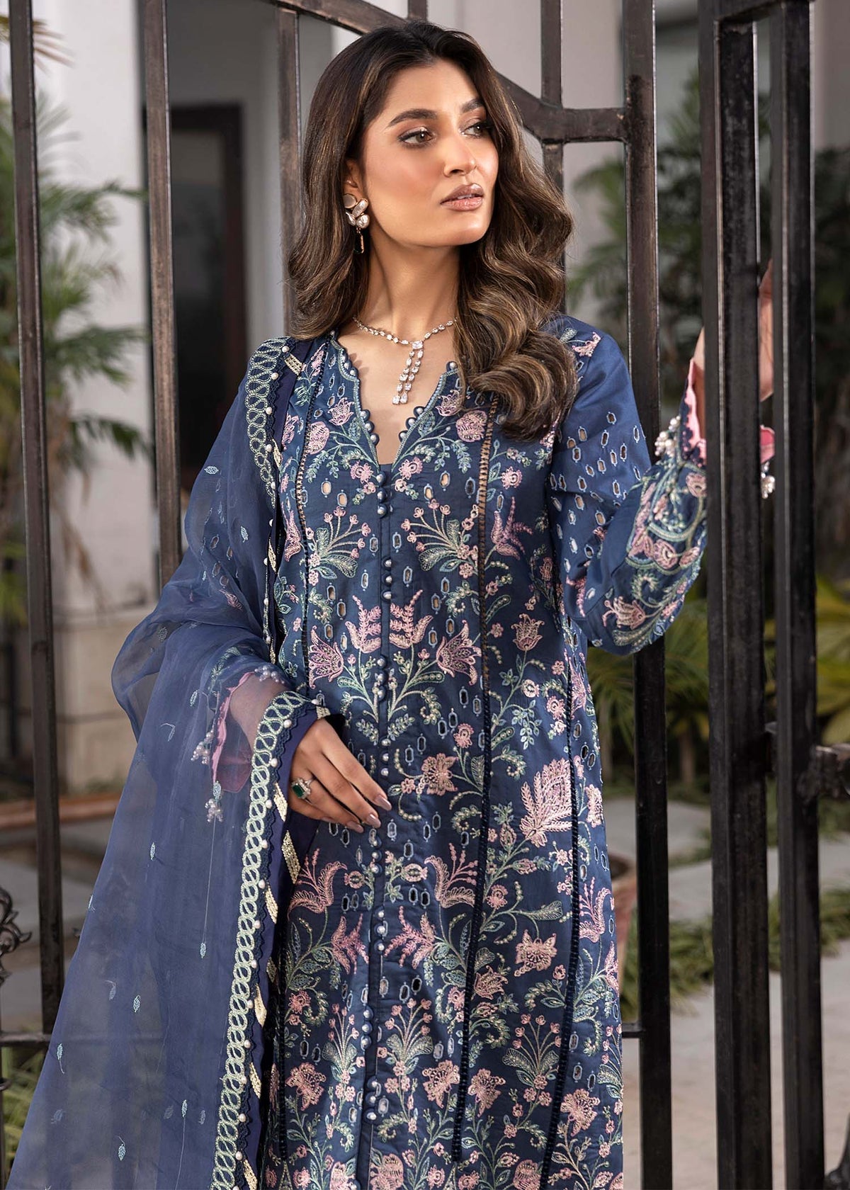 Shurooq | Luxury Lawn 25 | Mira
