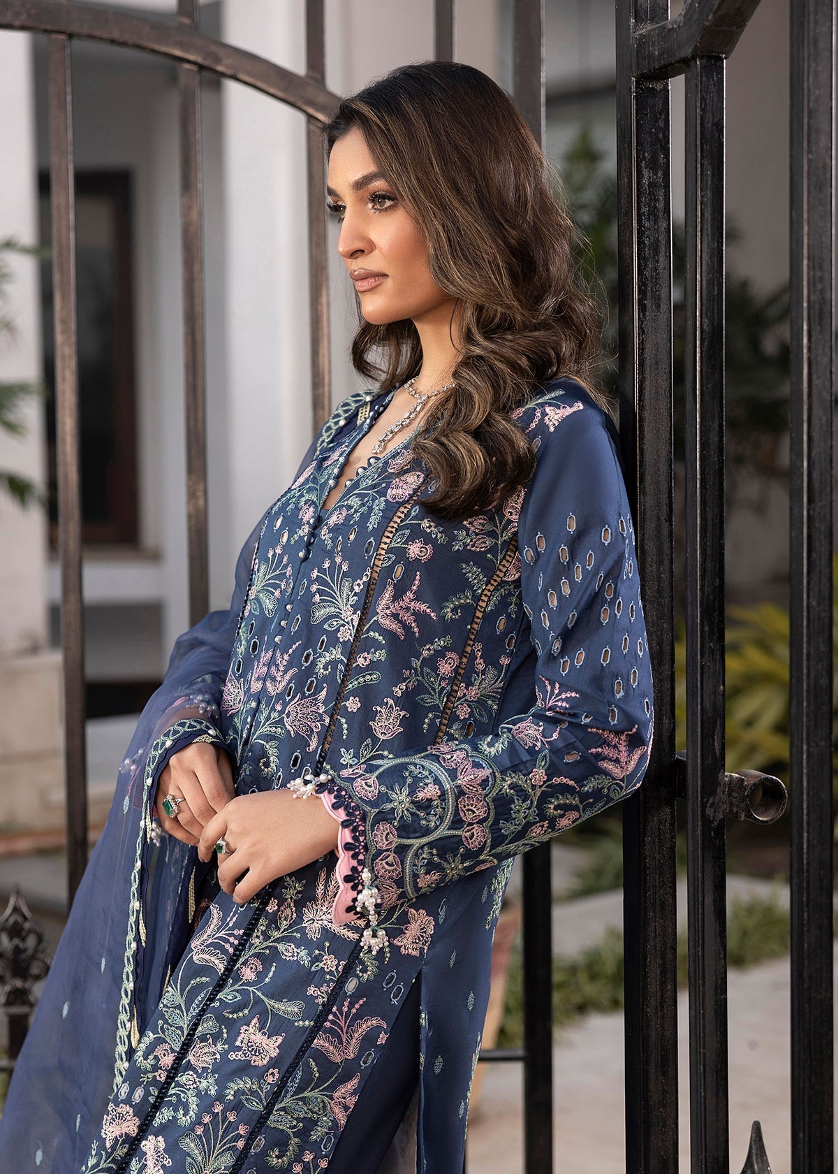 Shurooq | Luxury Lawn 25 | Mira