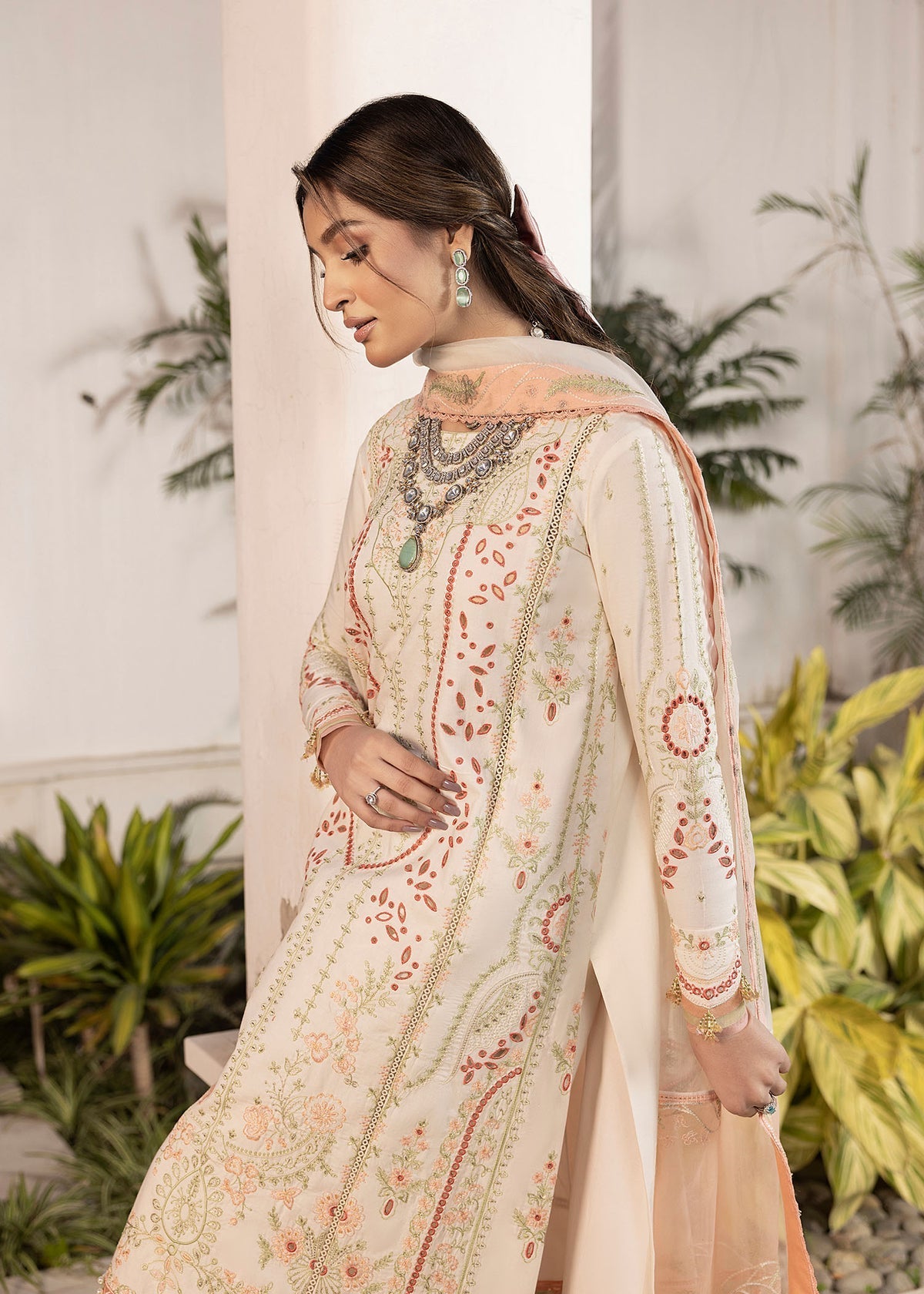 Shurooq | Luxury Lawn 25 | Nora