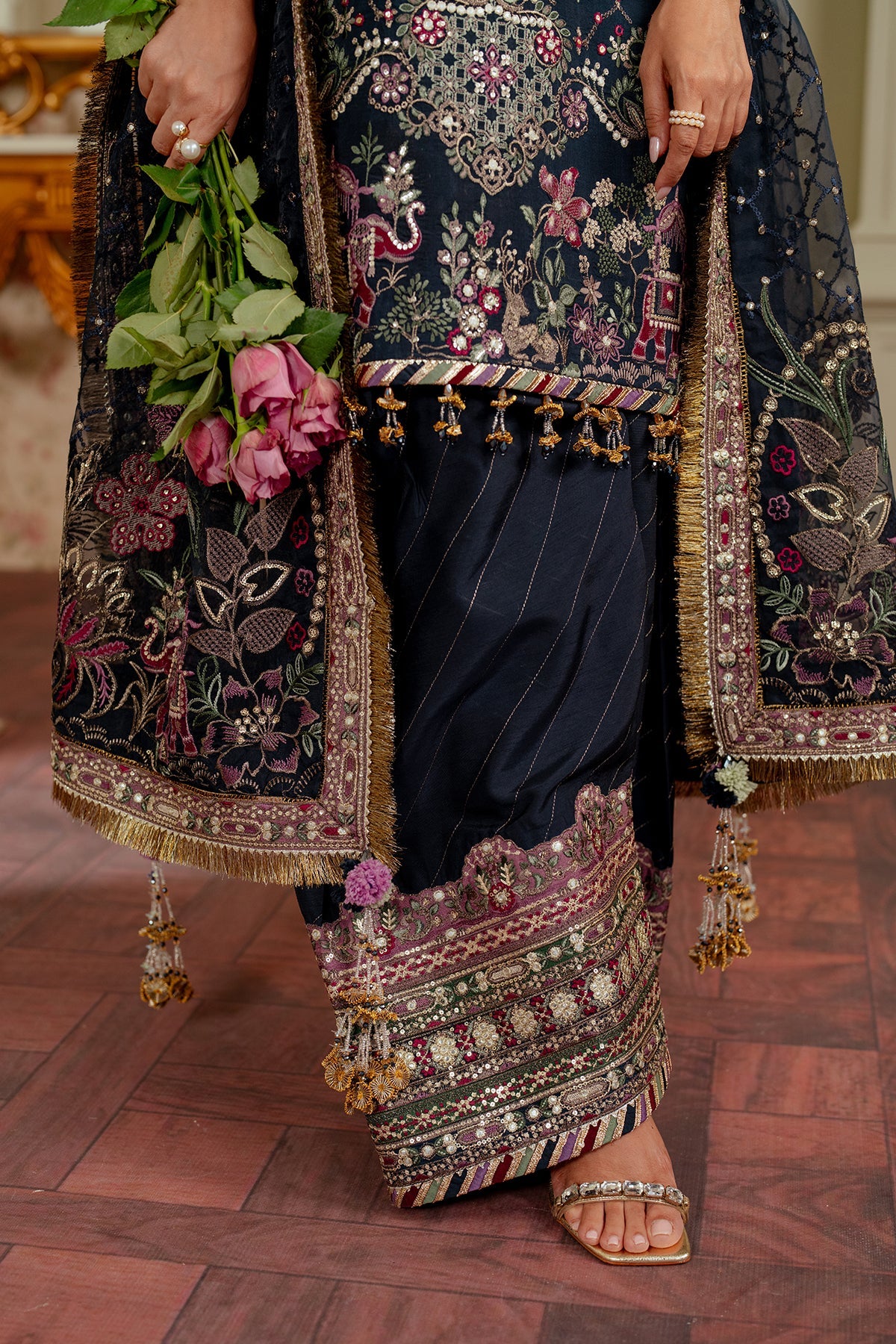 BAROQUE__EMBROIDERED SILK CH13-07 STITCHED