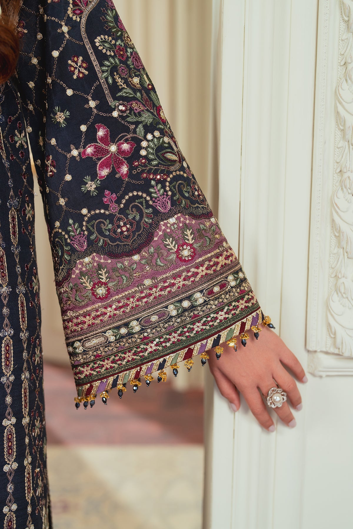 BAROQUE__EMBROIDERED SILK CH13-07 STITCHED