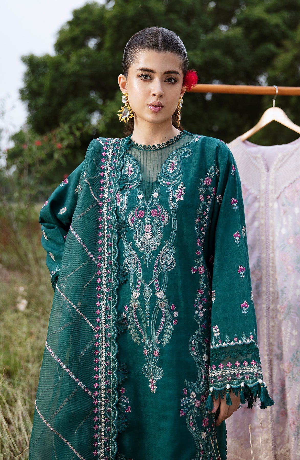Zevk | Flora Festive Lawn | RELIC