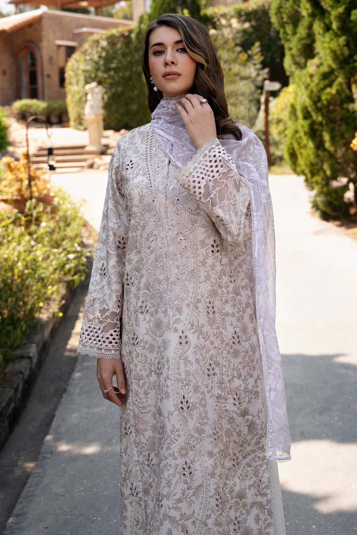 Afrozeh | Damask The Holiday Edit 25 | Lunetta A