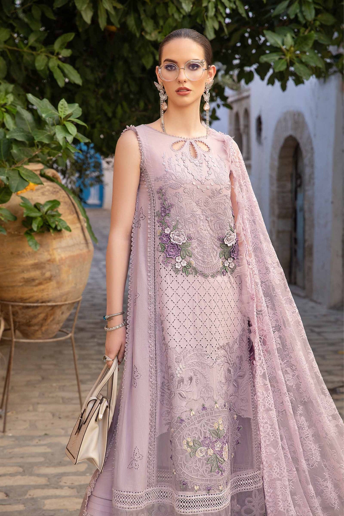 Maria B - D-2411-B - Lawn