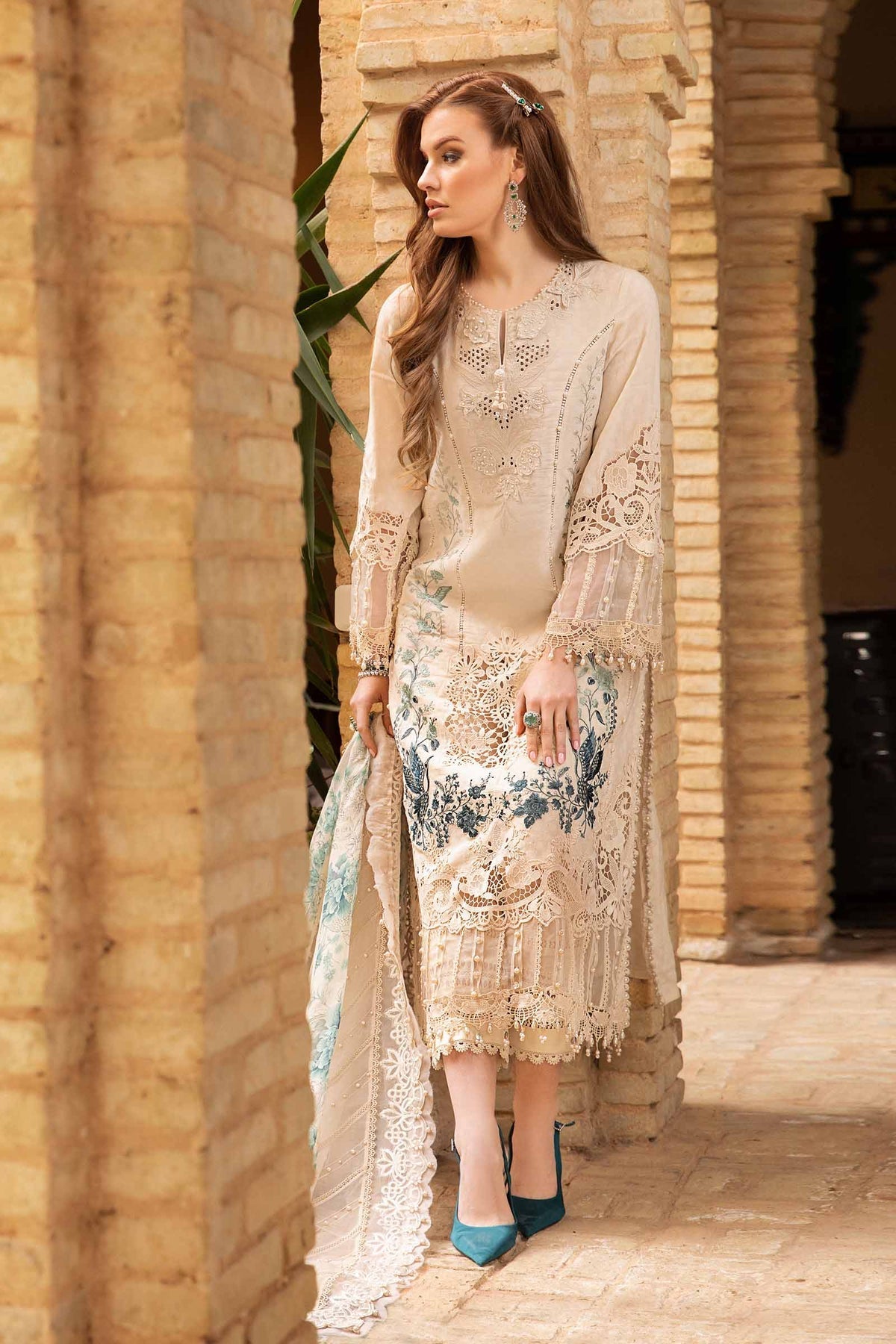 Maria B - D-2414-B - Lawn