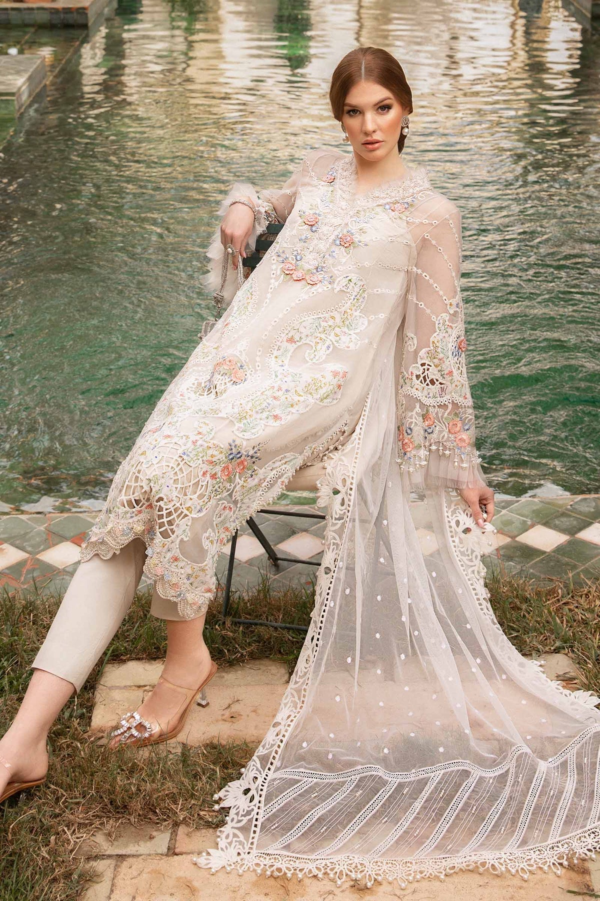 Maria B - D-2405-A - Lawn