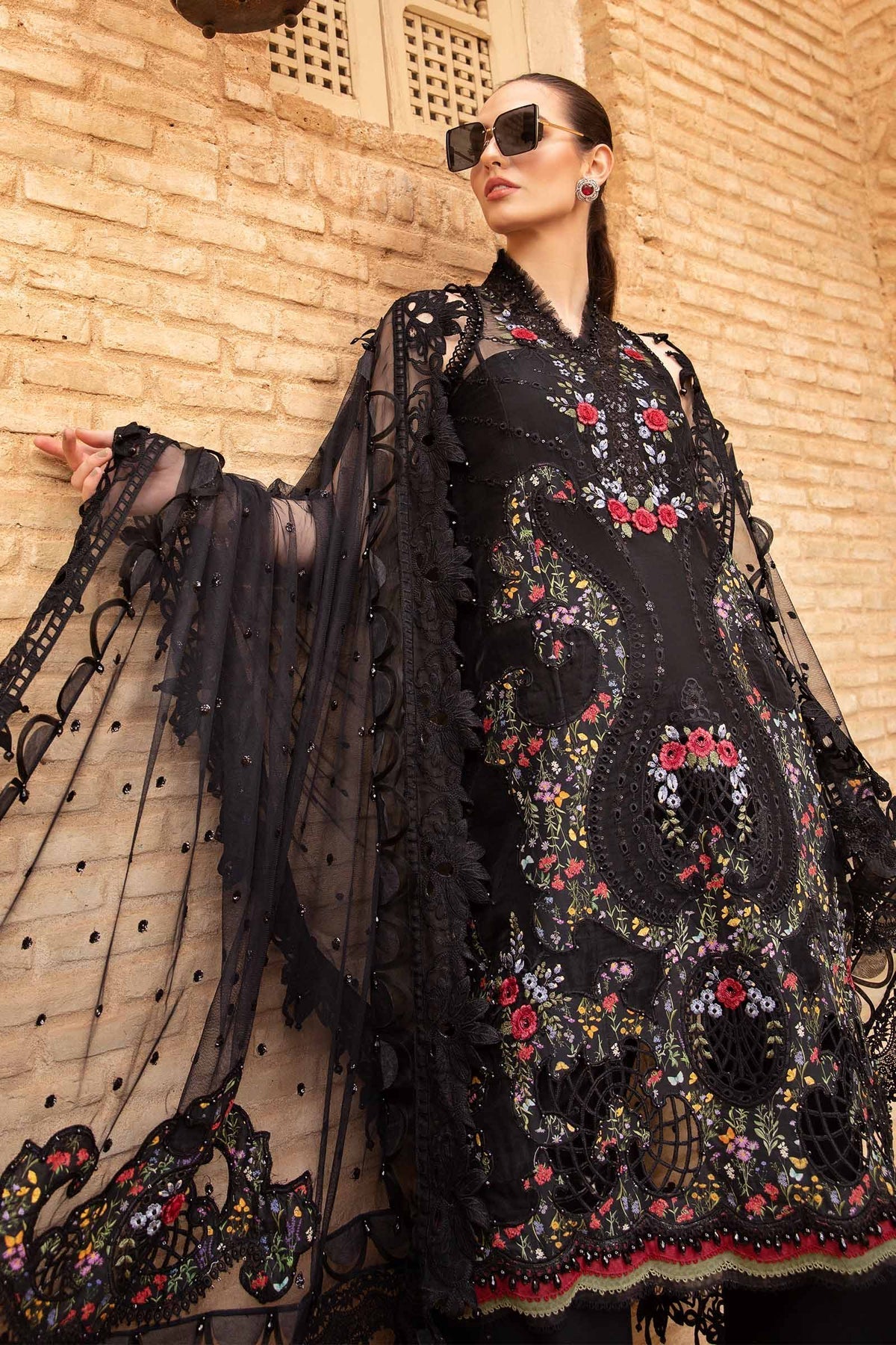 Maria B - D-2405-B - Lawn