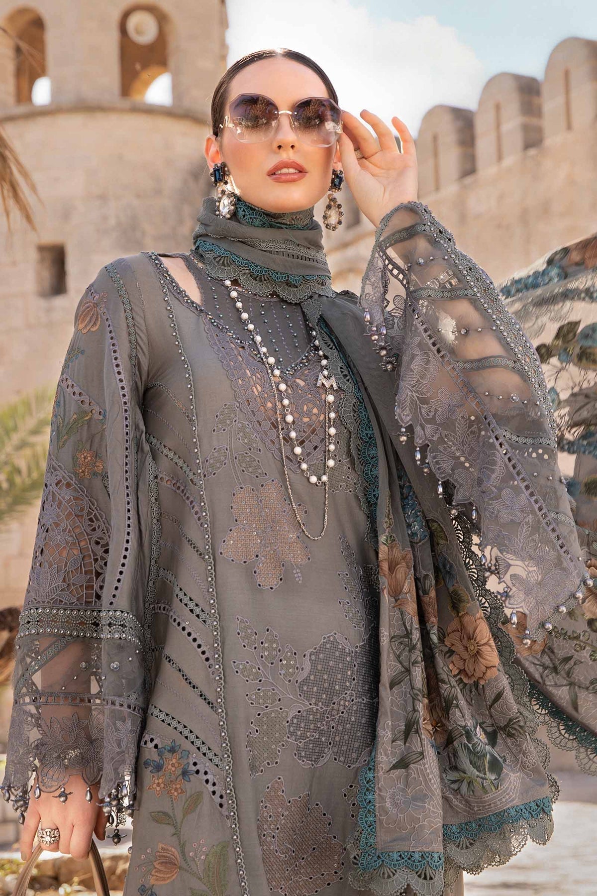 Maria B - D-2407-B - Lawn