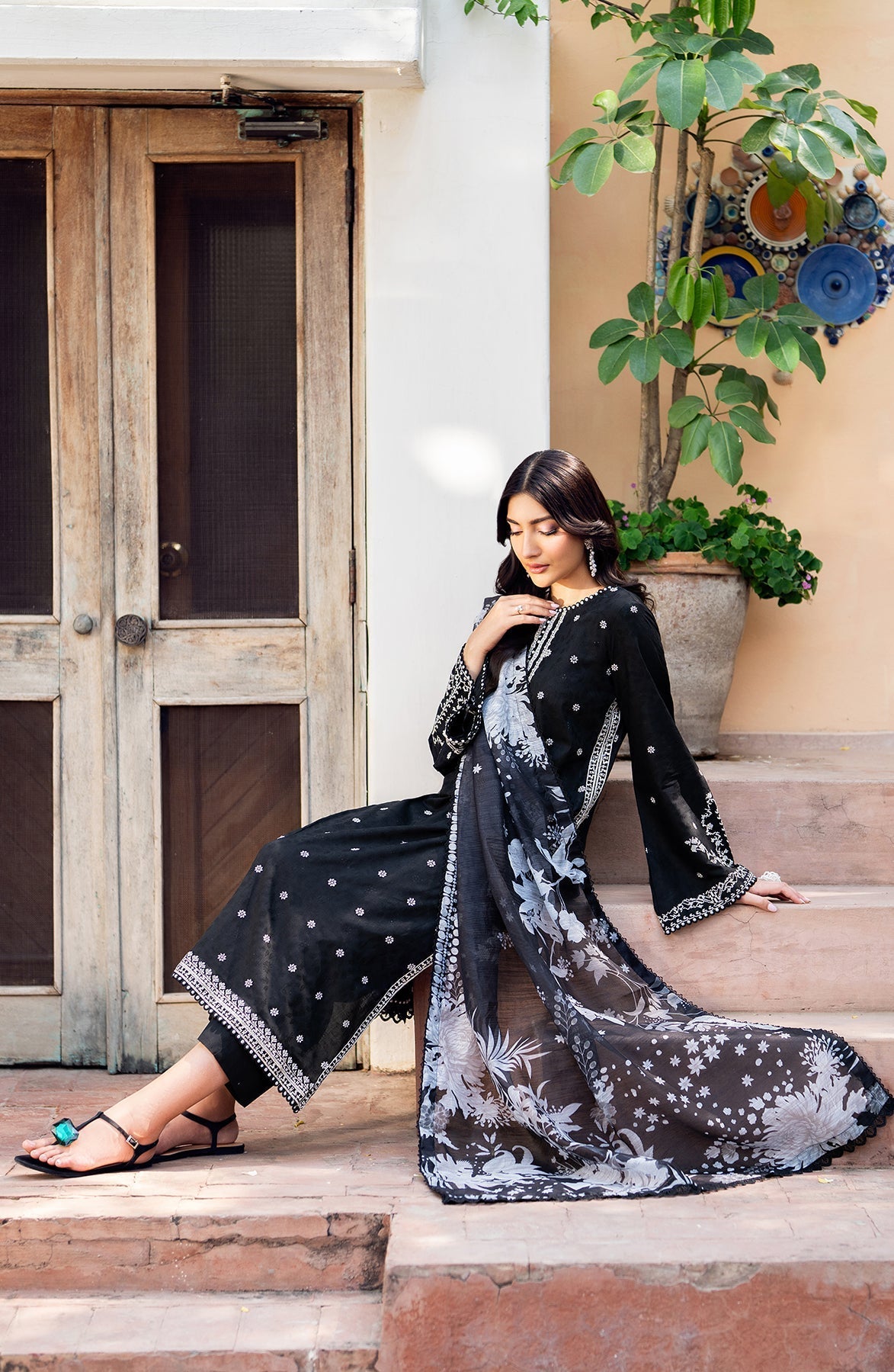 Zarif | Nura Textured Lawn 25 | MILHA