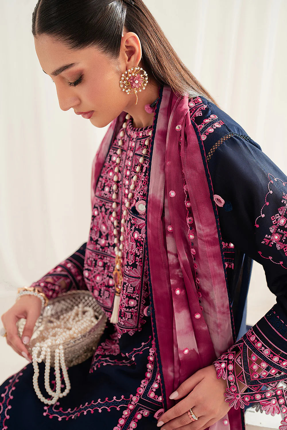 Jazmin | Iris EMBROIDERED LAWN IL'25-D01