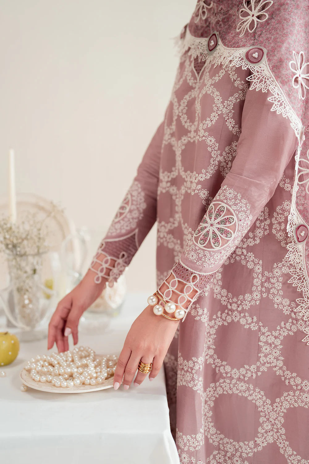 Jazmin | Iris EMBROIDERED LAWN IL'25-D10
