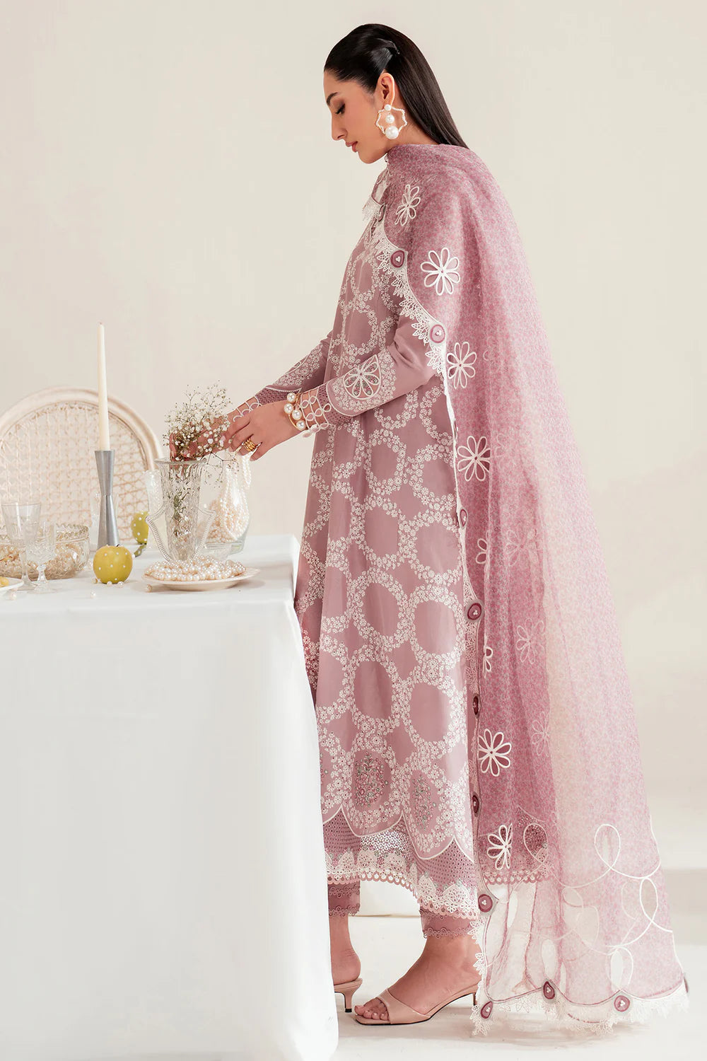 Jazmin | Iris EMBROIDERED LAWN IL'25-D10