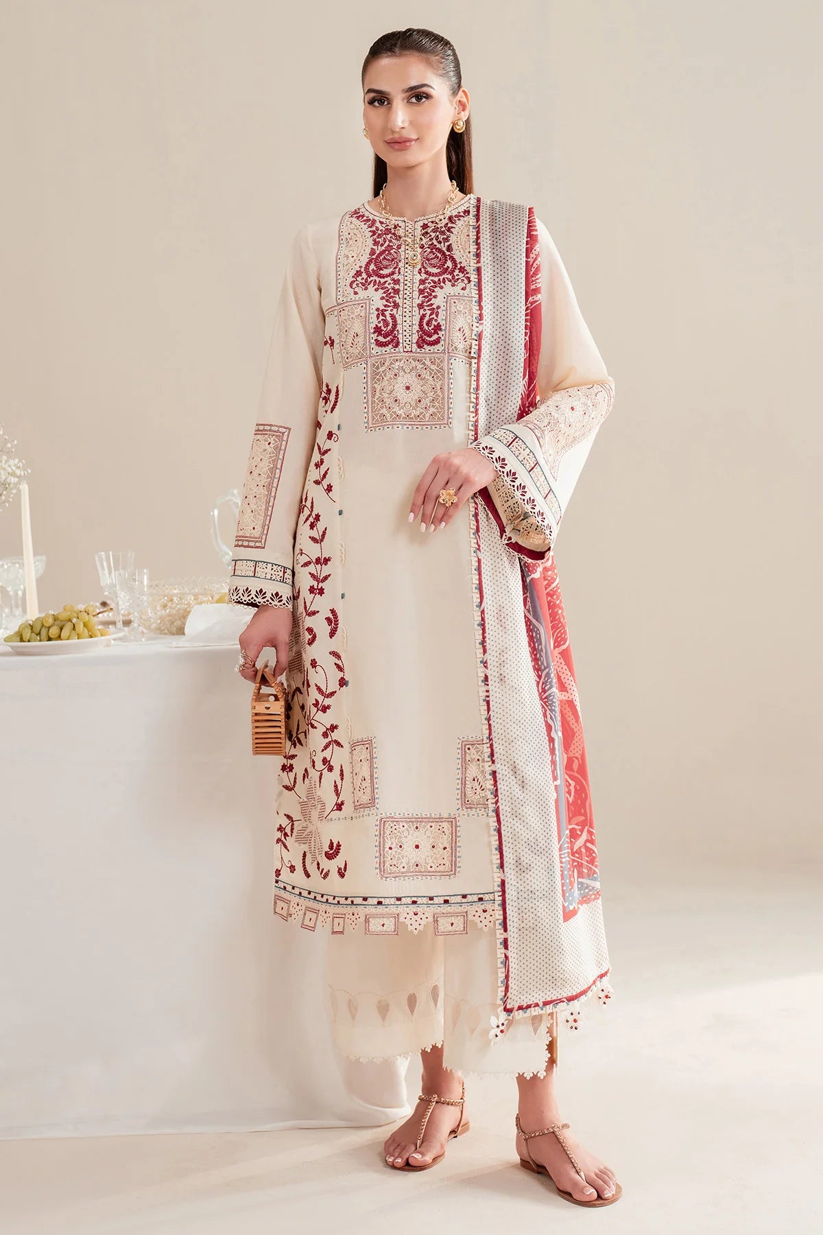 Jazmin | Iris EMBROIDERED LAWN IL'25-D02