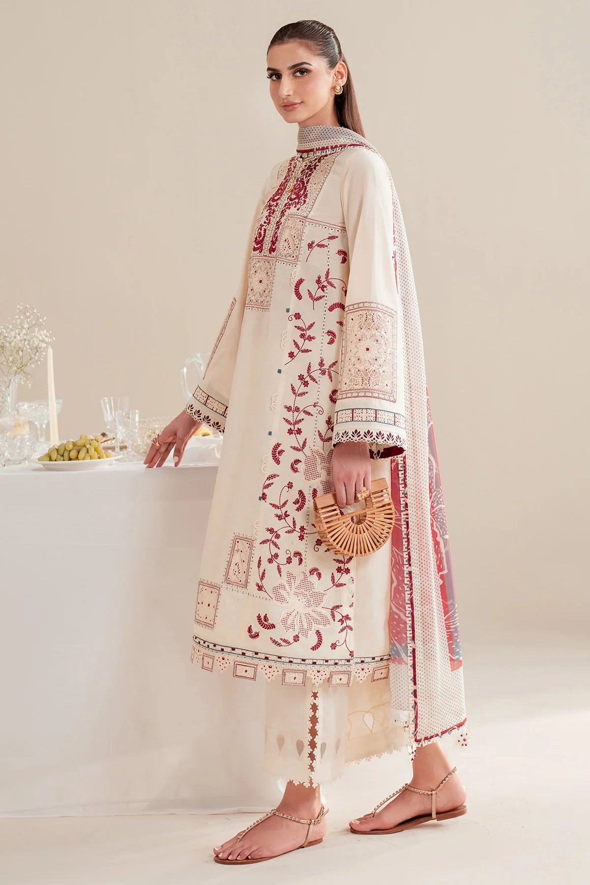 Jazmin | Iris EMBROIDERED LAWN IL'25-D02