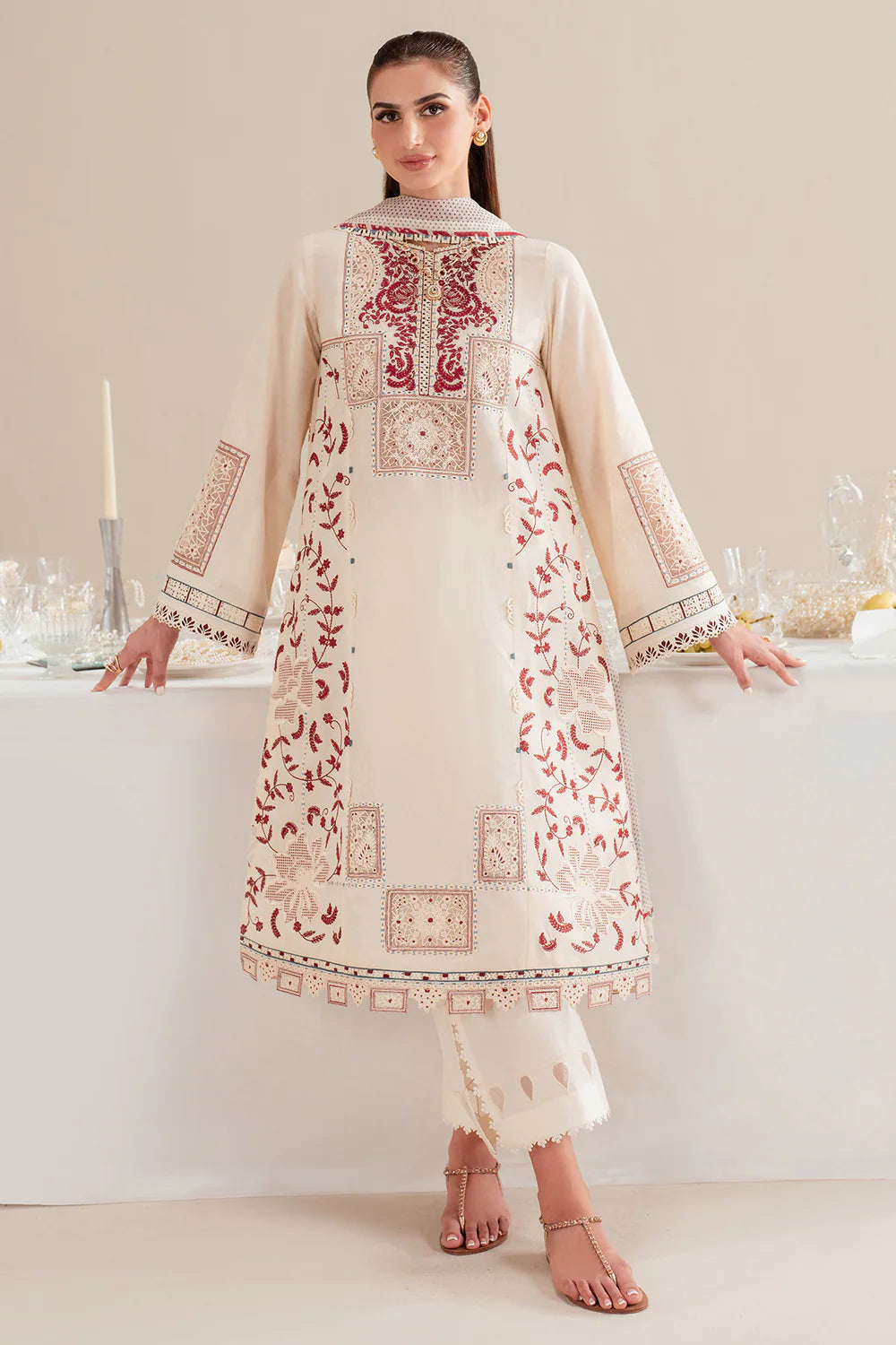 Jazmin | Iris EMBROIDERED LAWN IL'25-D02