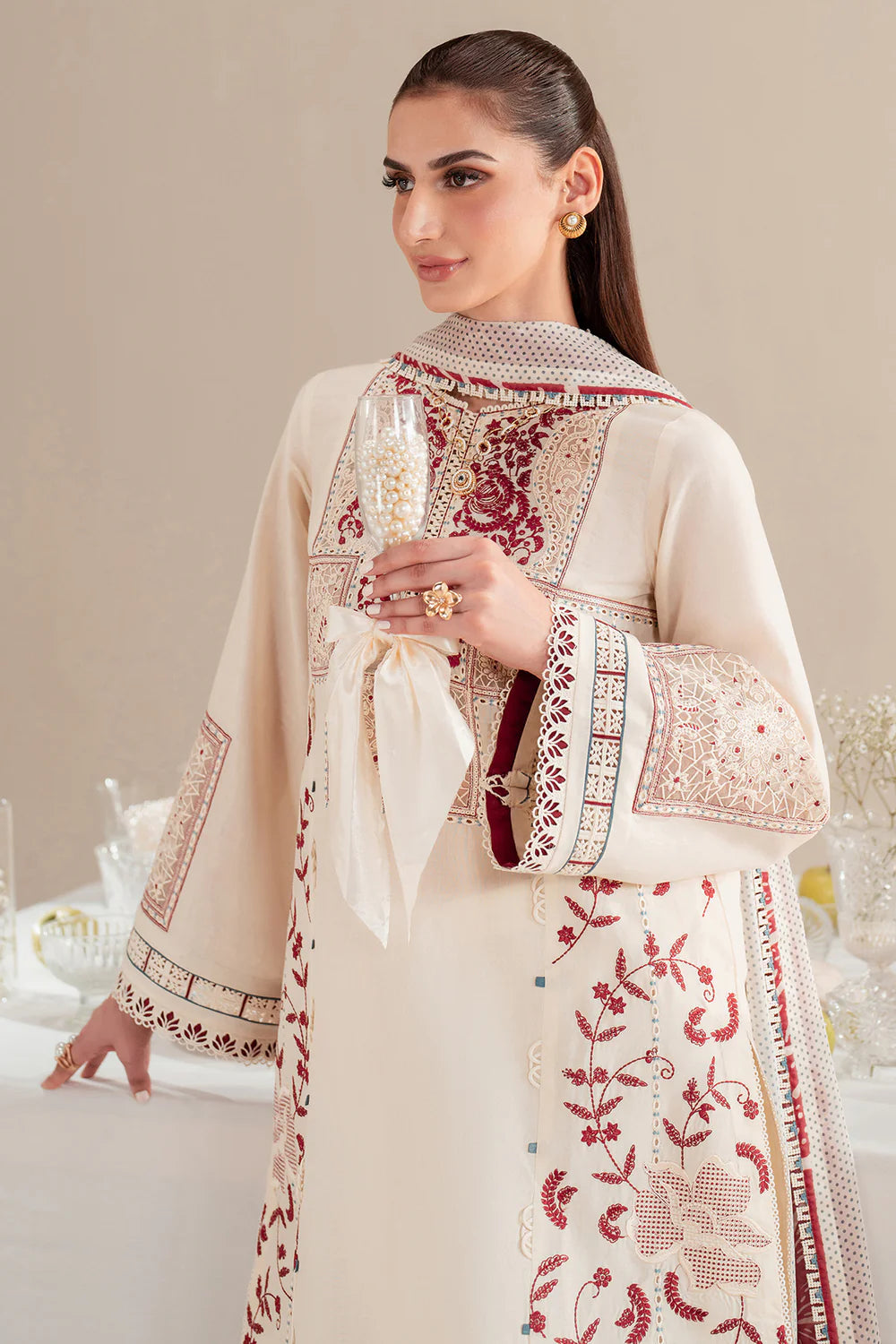 Jazmin | Iris EMBROIDERED LAWN IL'25-D02