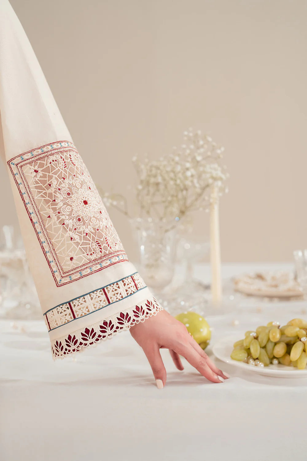 Jazmin | Iris EMBROIDERED LAWN IL'25-D02