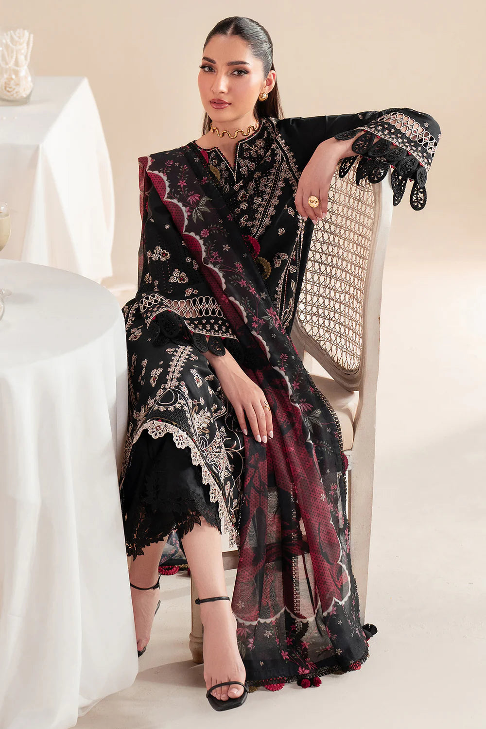 Jazmin | Iris EMBROIDERED LAWN IL'25-D07