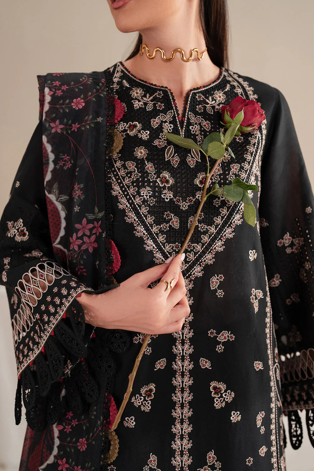 Jazmin | Iris EMBROIDERED LAWN IL'25-D07