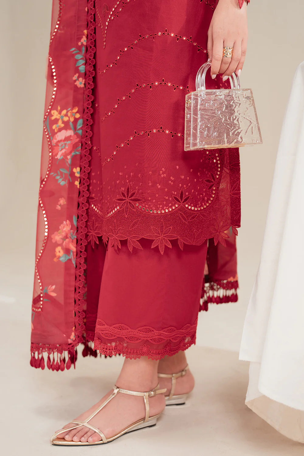 Jazmin | Iris EMBROIDERED LAWN IL'25-D03