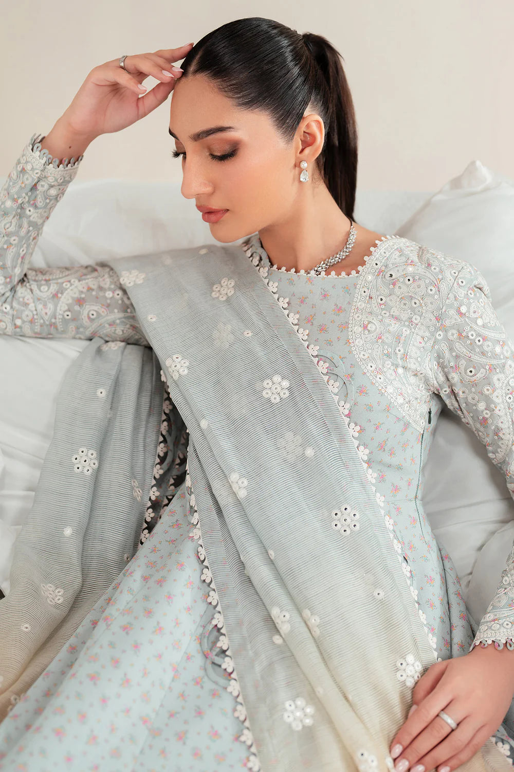 Jazmin | Iris EMBROIDERED LAWN IL'25-D04