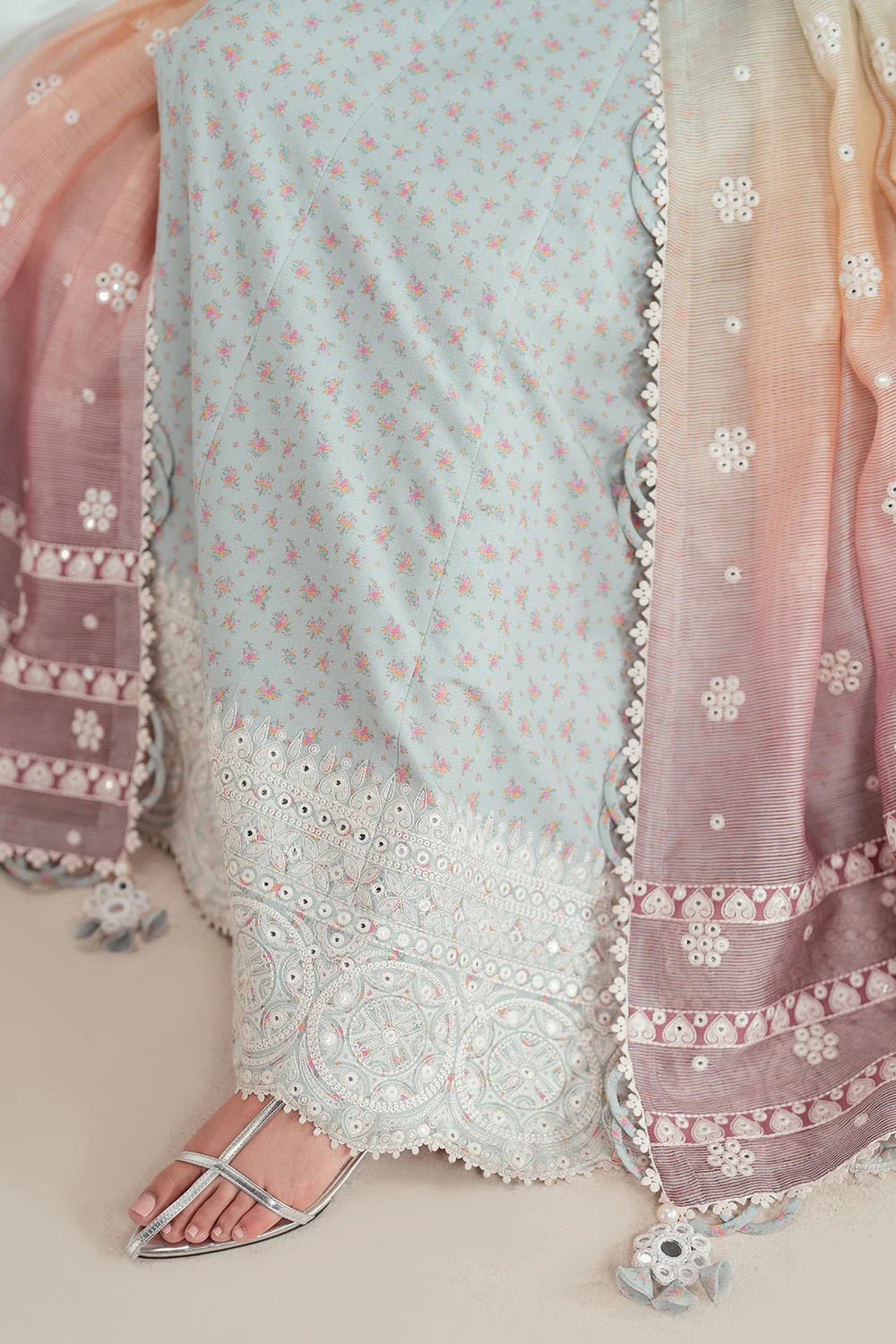 Jazmin | Iris EMBROIDERED LAWN IL'25-D04