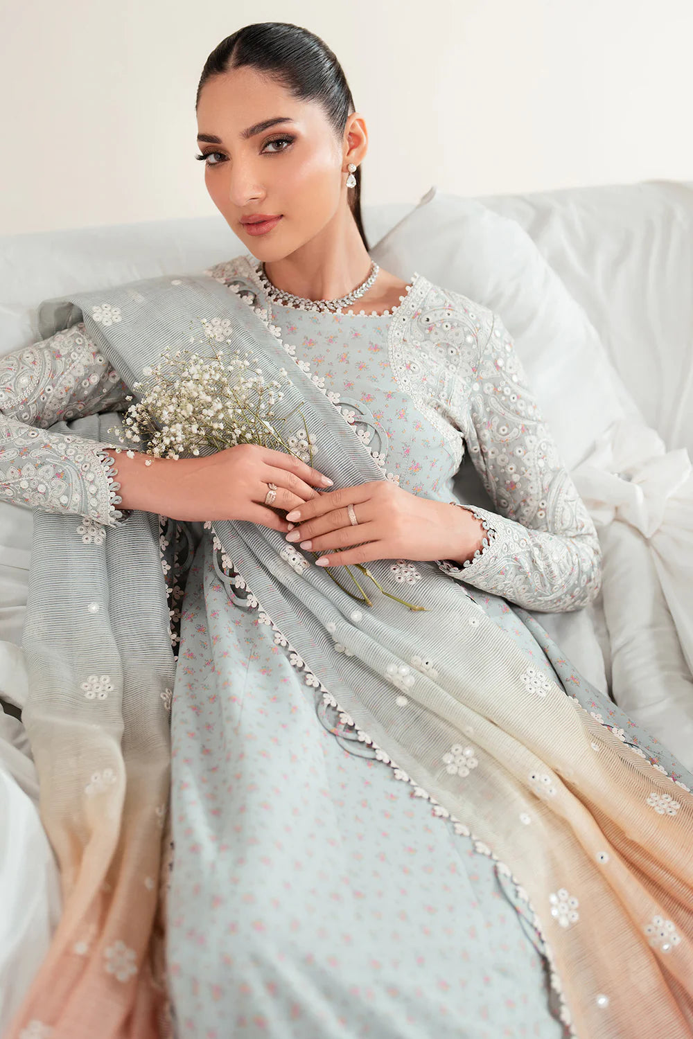 Jazmin | Iris EMBROIDERED LAWN IL'25-D04