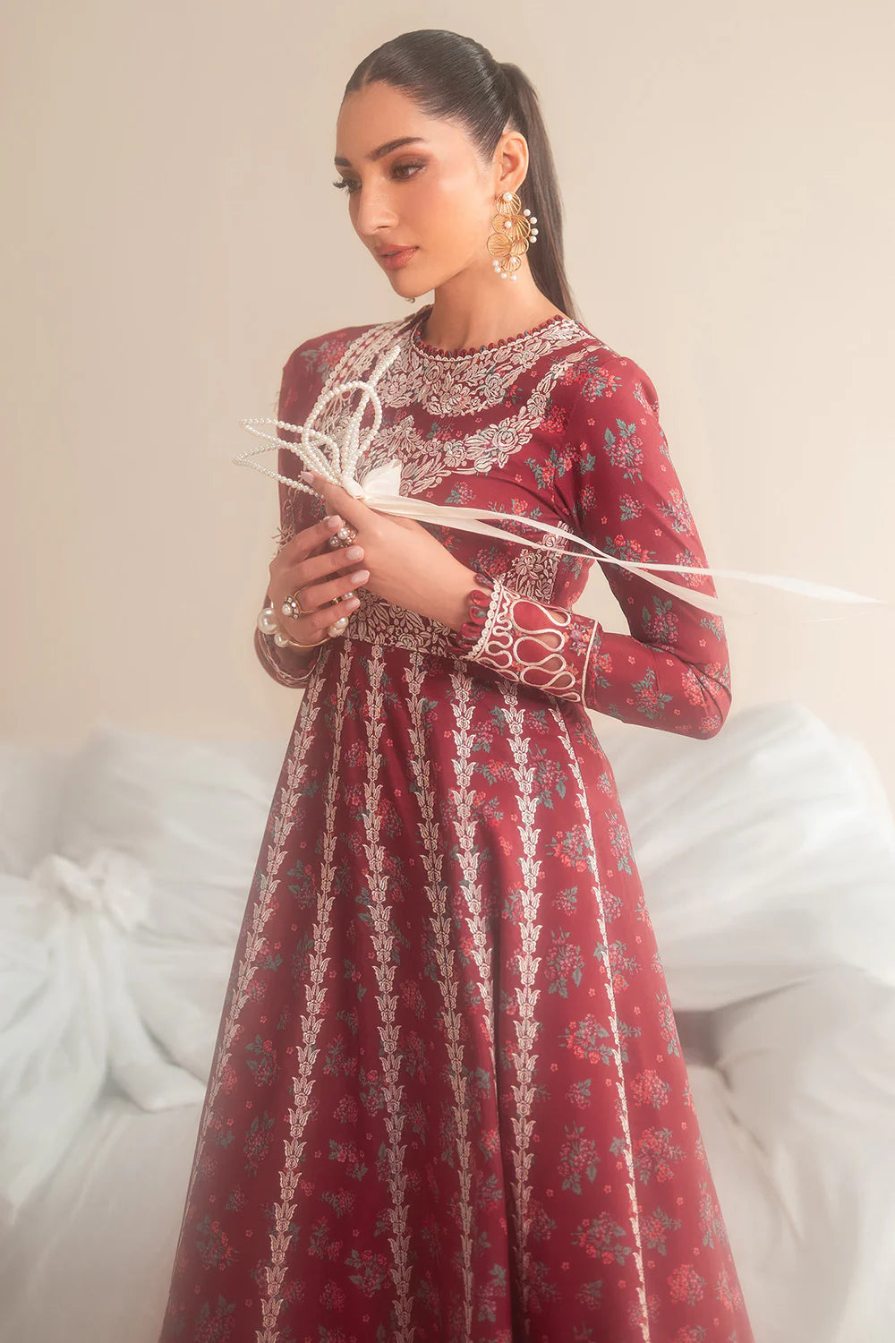 Jazmin | Iris EMBROIDERED LAWN IL'25-D08