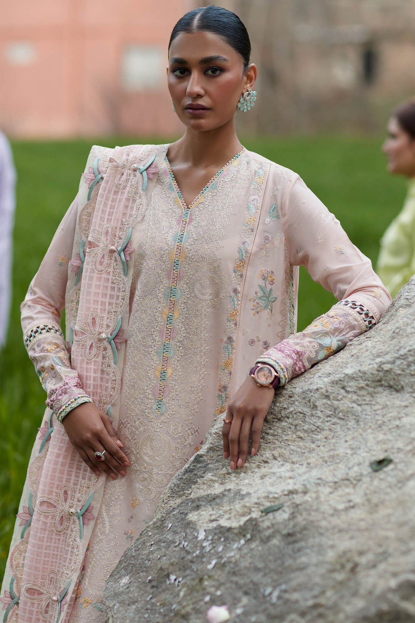 Elan | Lawn’24 | NEZIHA (EL24-05 B)