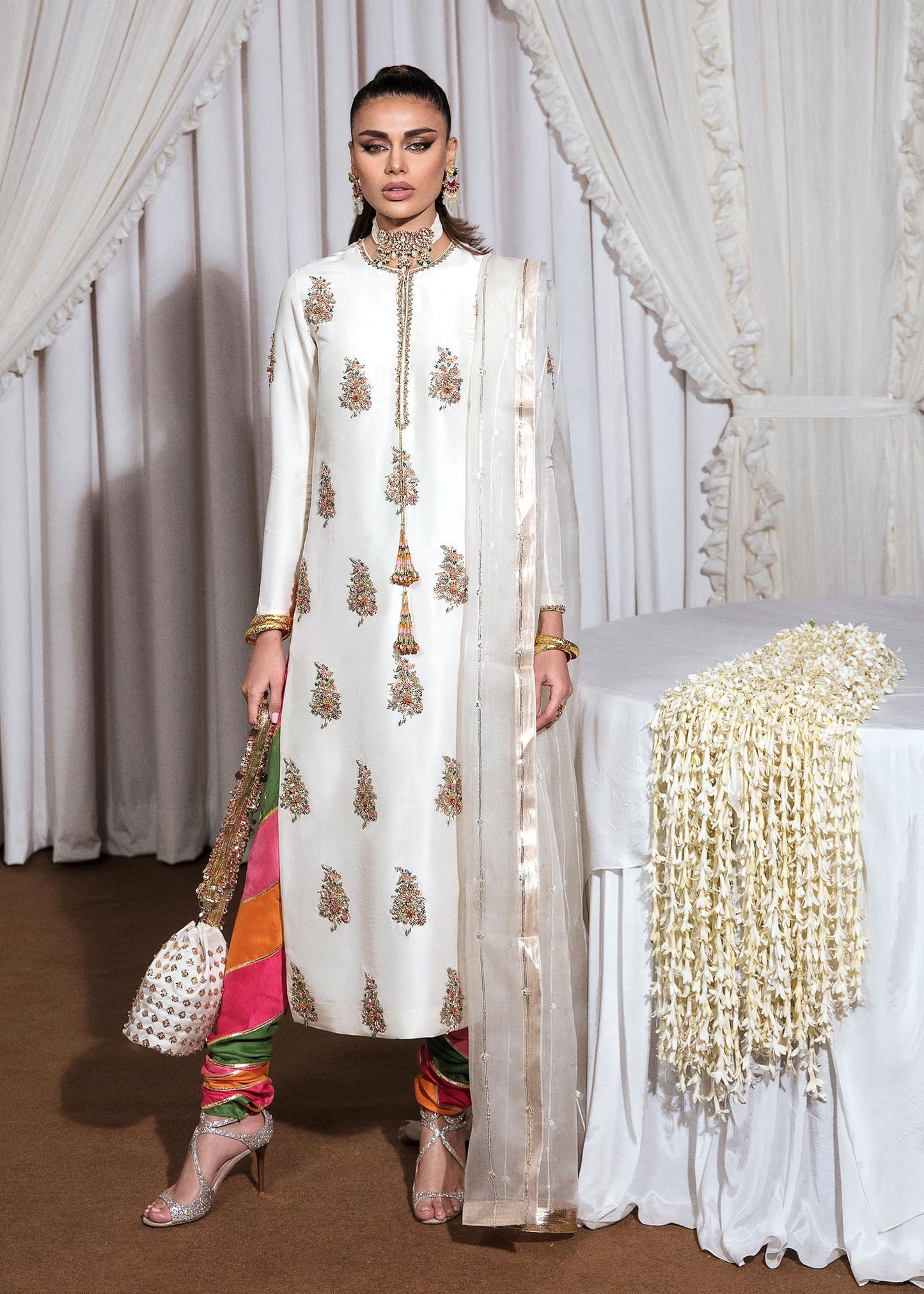 Hussain Rehar | Basic Not Basic | Blanc