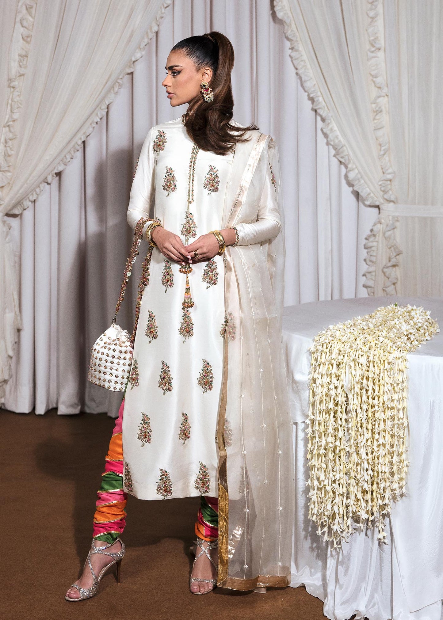Hussain Rehar | Basic Not Basic | Blanc