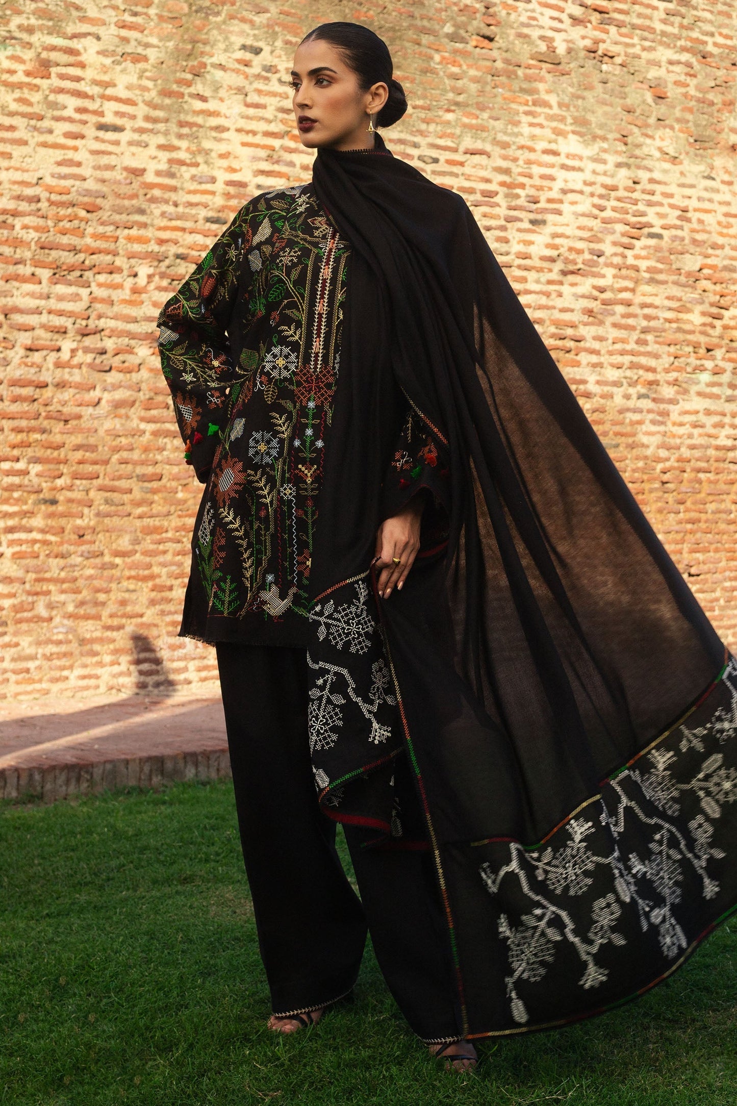 Zara Shahjahan | Winter 24 | LALEH-D4