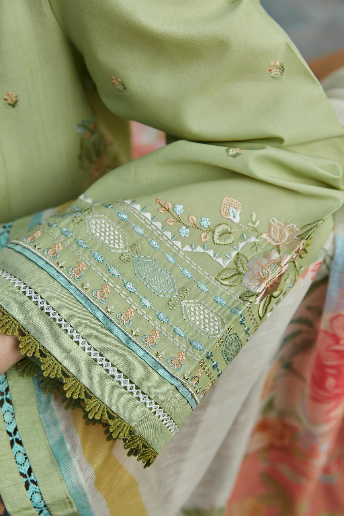 Zara Shahjahan | Coco Lawn 24 | LAYLA-5B