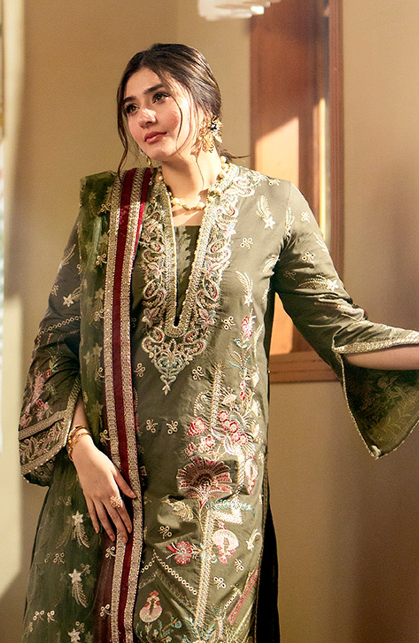 Maryum N Maria | Luxury Lawn 24 | Amira