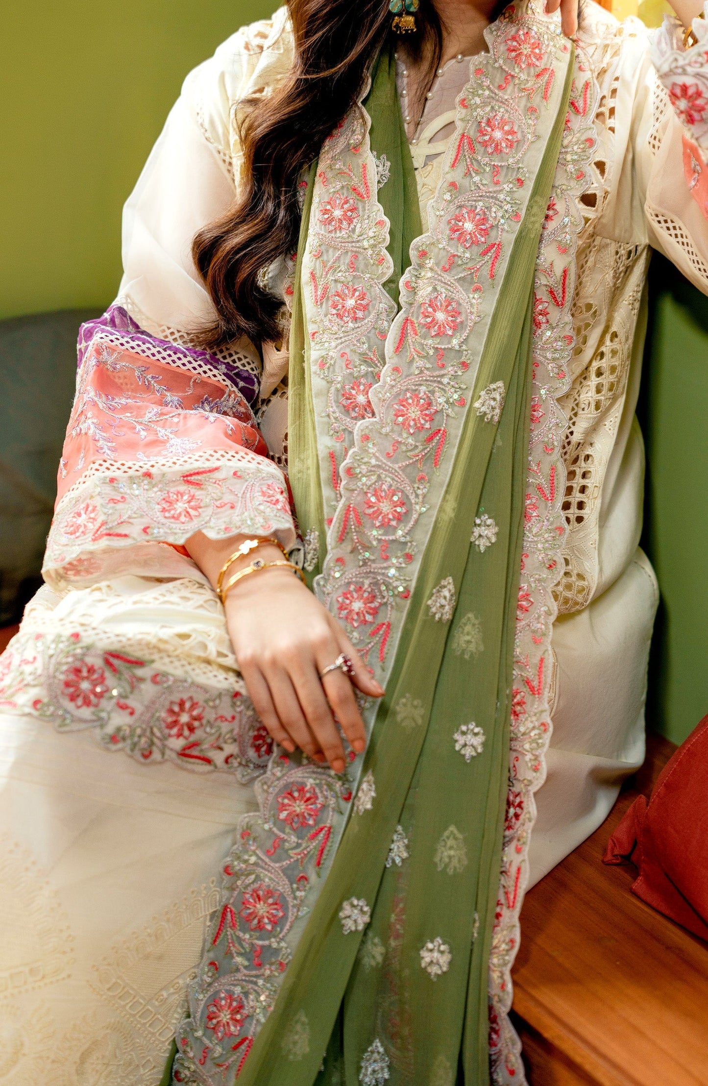 Maryum N Maria | Luxury Lawn 24 | Dina