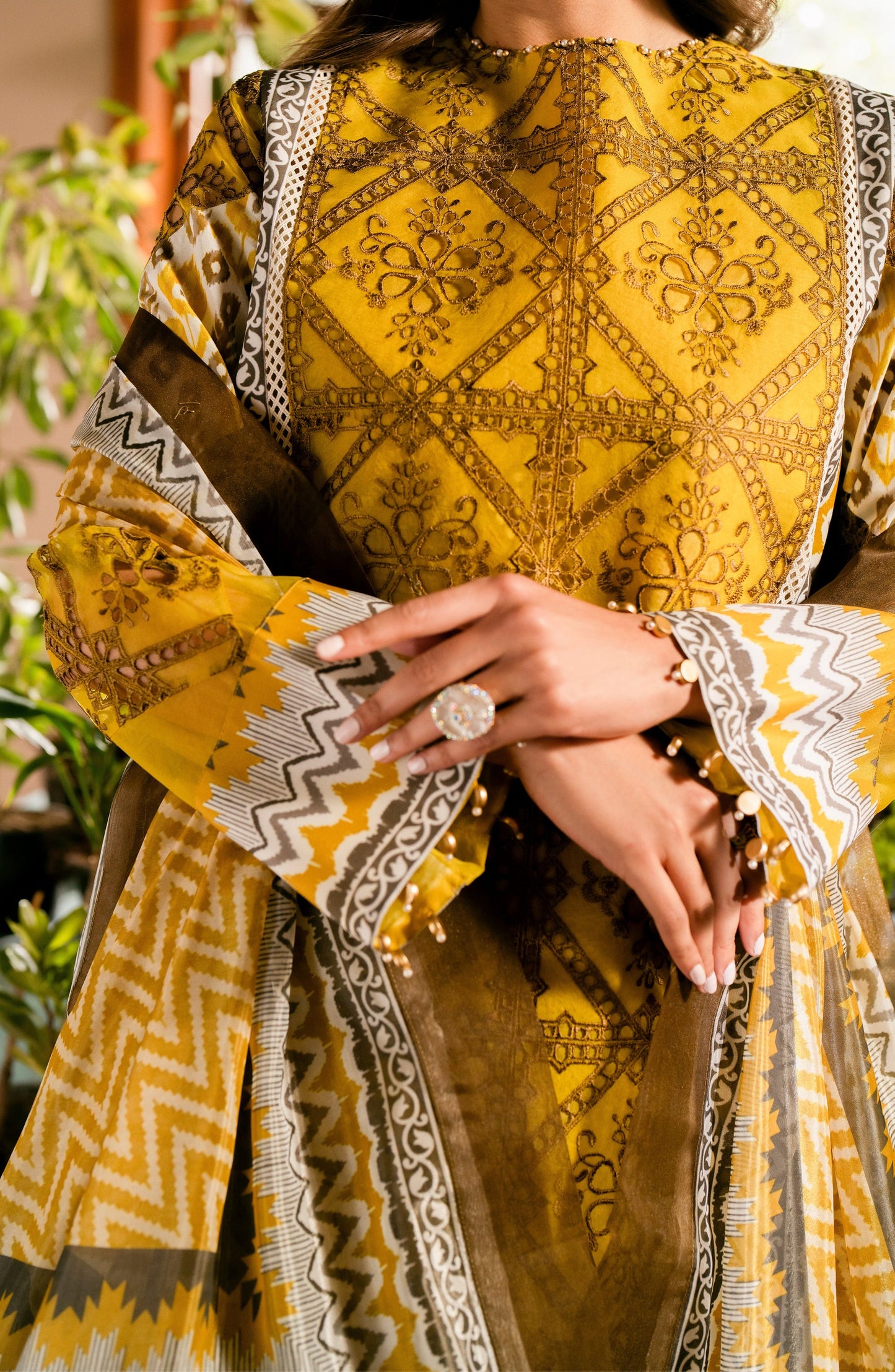Maryum N Maria | Luxury Lawn 24 | Layla