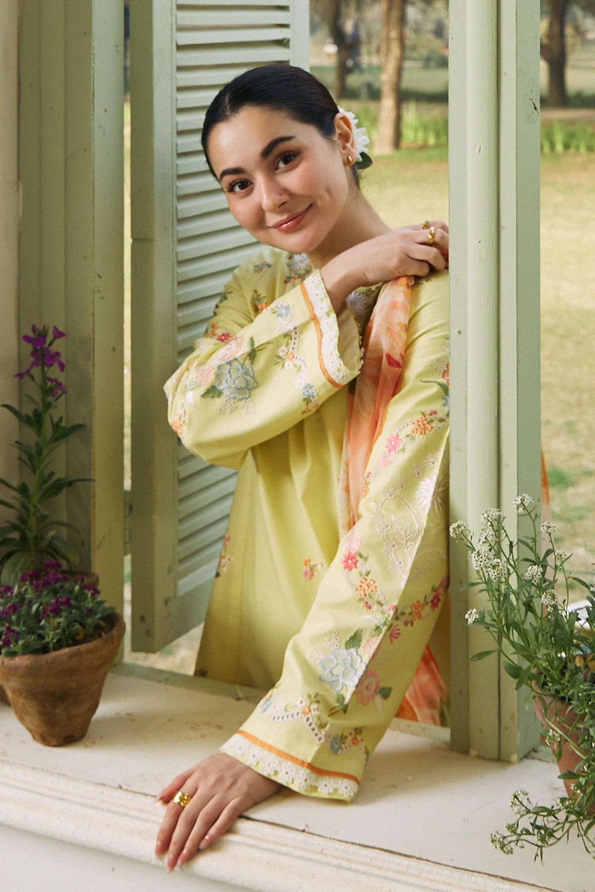 Zara Shahjahan | Coco Lawn 24 | MAHAY-4B