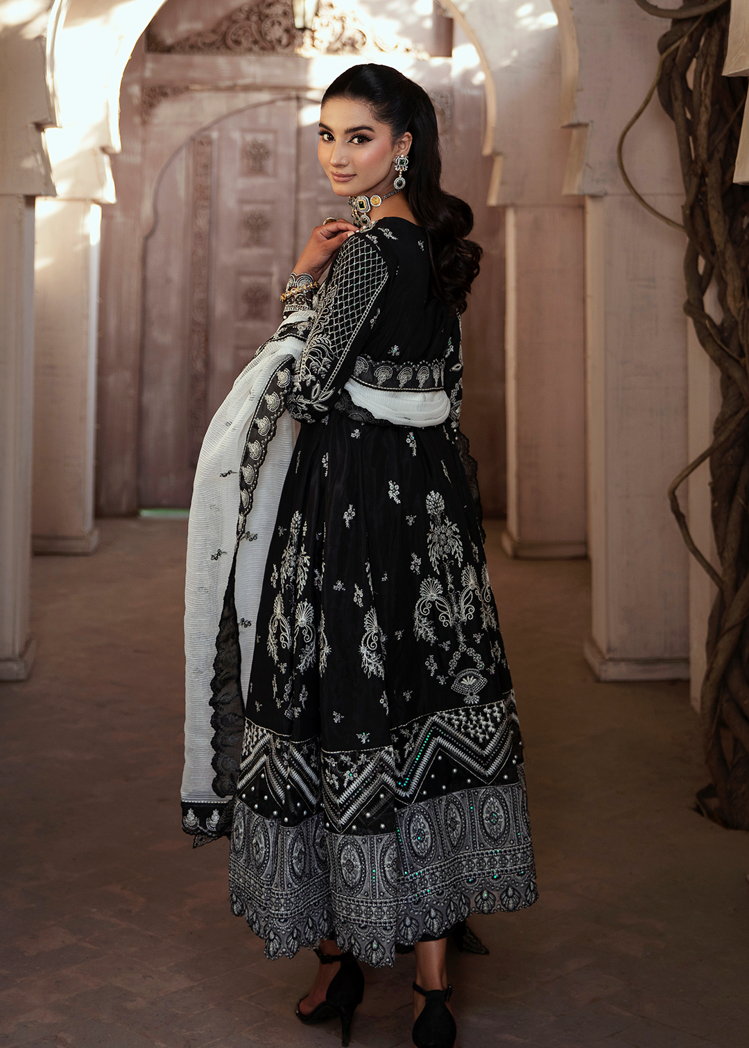 Maria Osama Khan | Rang e Noor Eid Edit | Neel Kamal-Black