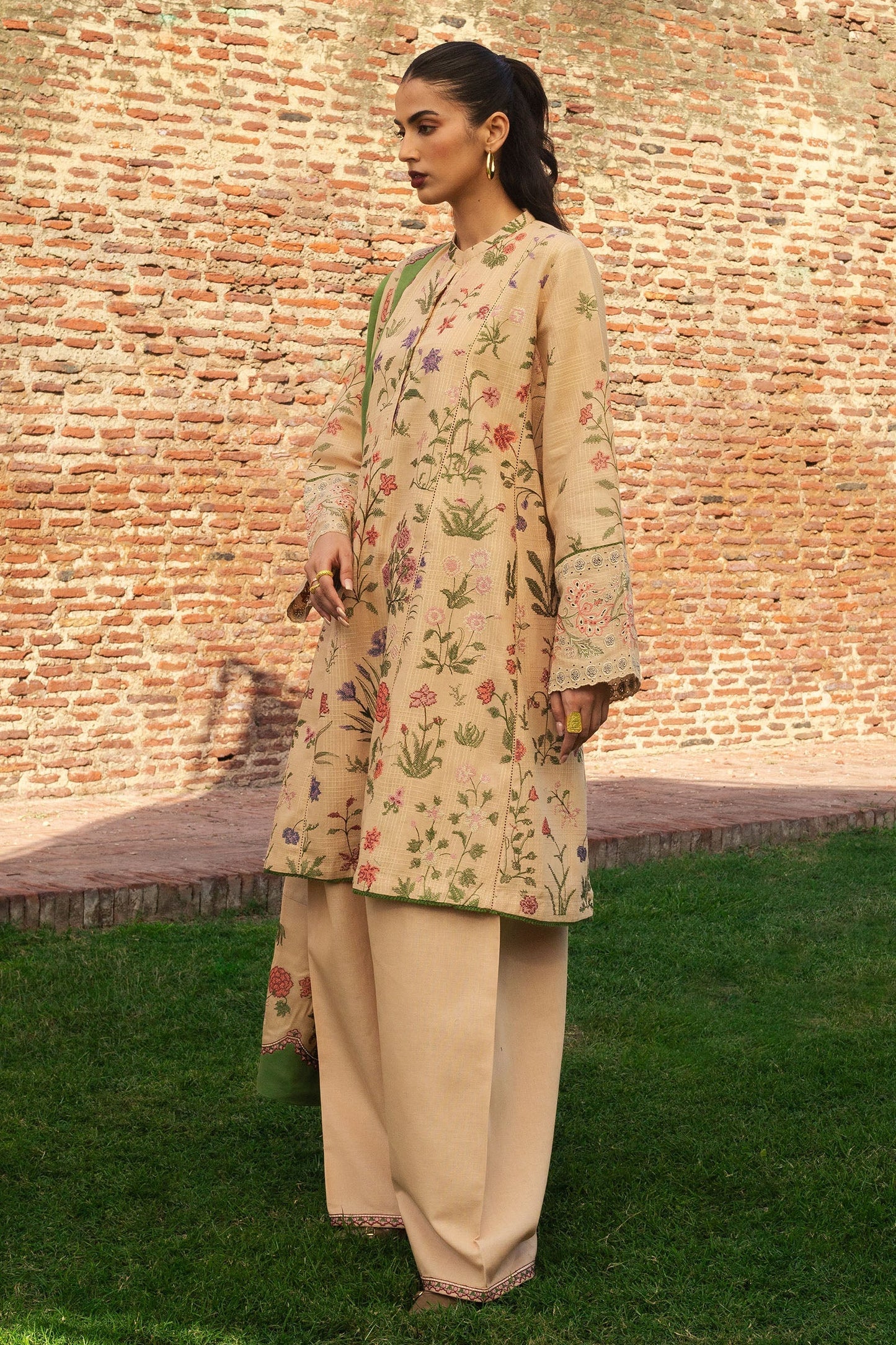 Zara Shahjahan | Winter 24 | NEGAH-D3