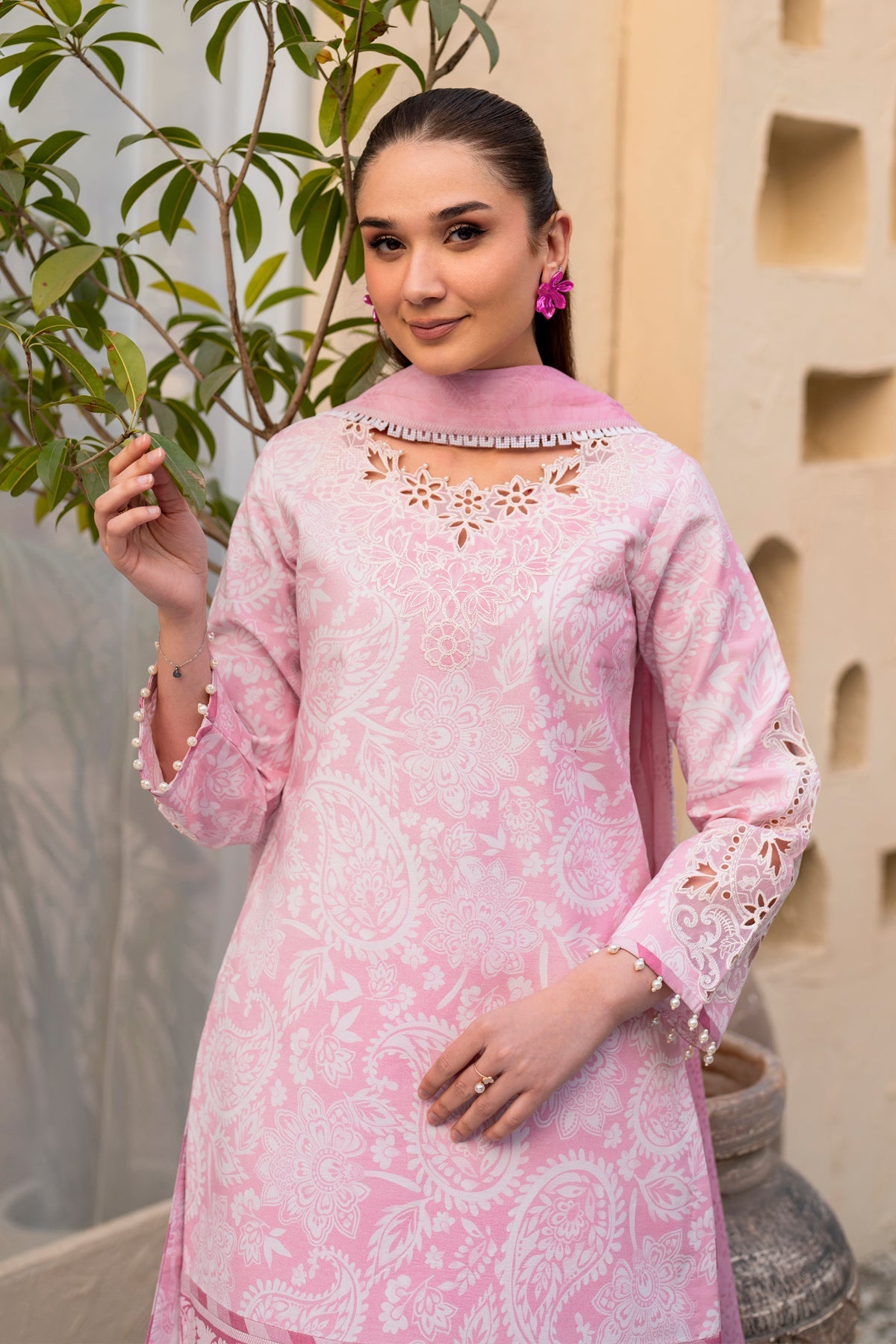 Alizeh | Levana Lawn | Perla