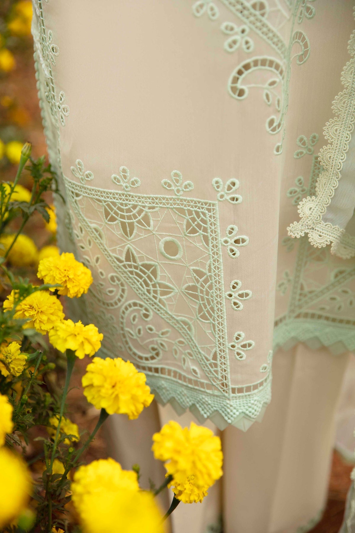 Sable Vogue | Luxury Lawn 24 | Nisa