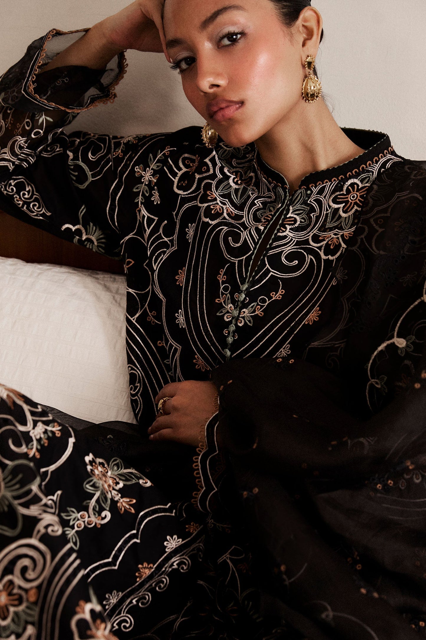 Zara Shahjahan | Satori 25 | Shizumi-4A