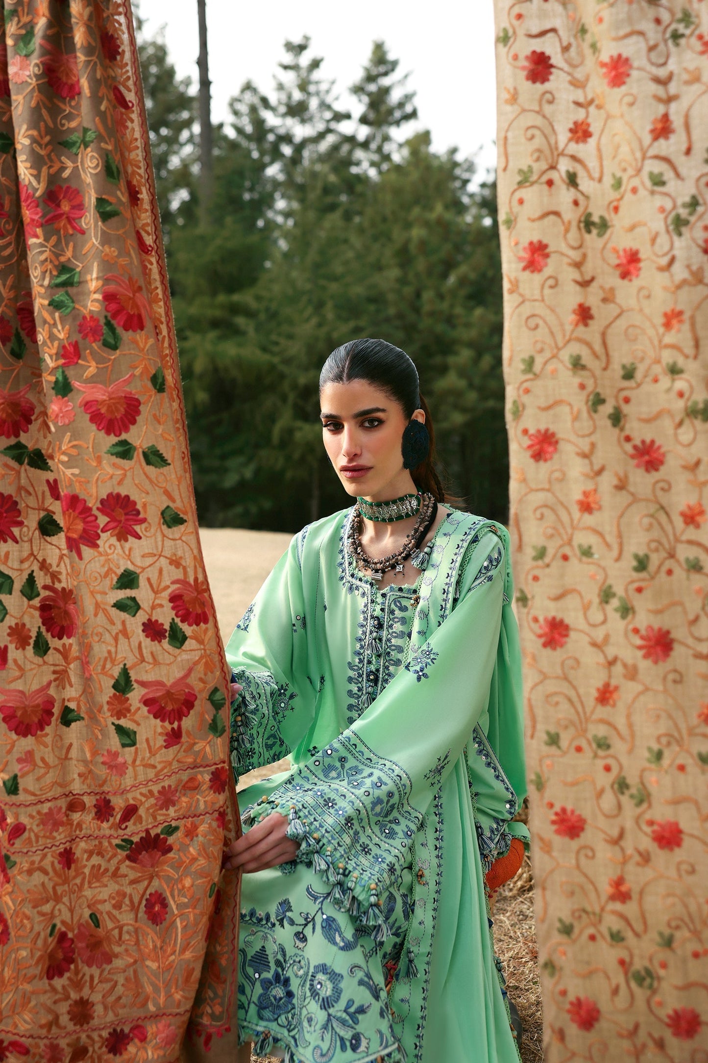 Zaha | Lawn 25 | ELAYA (ZL25-10 A)