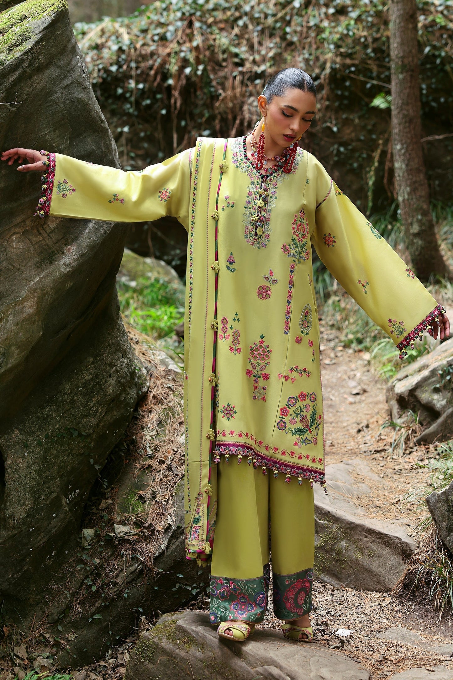 Zaha | Lawn 25 | RHEA (ZL25-14 B)